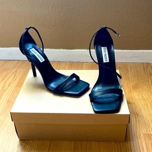 NWT Steve Madden Heels